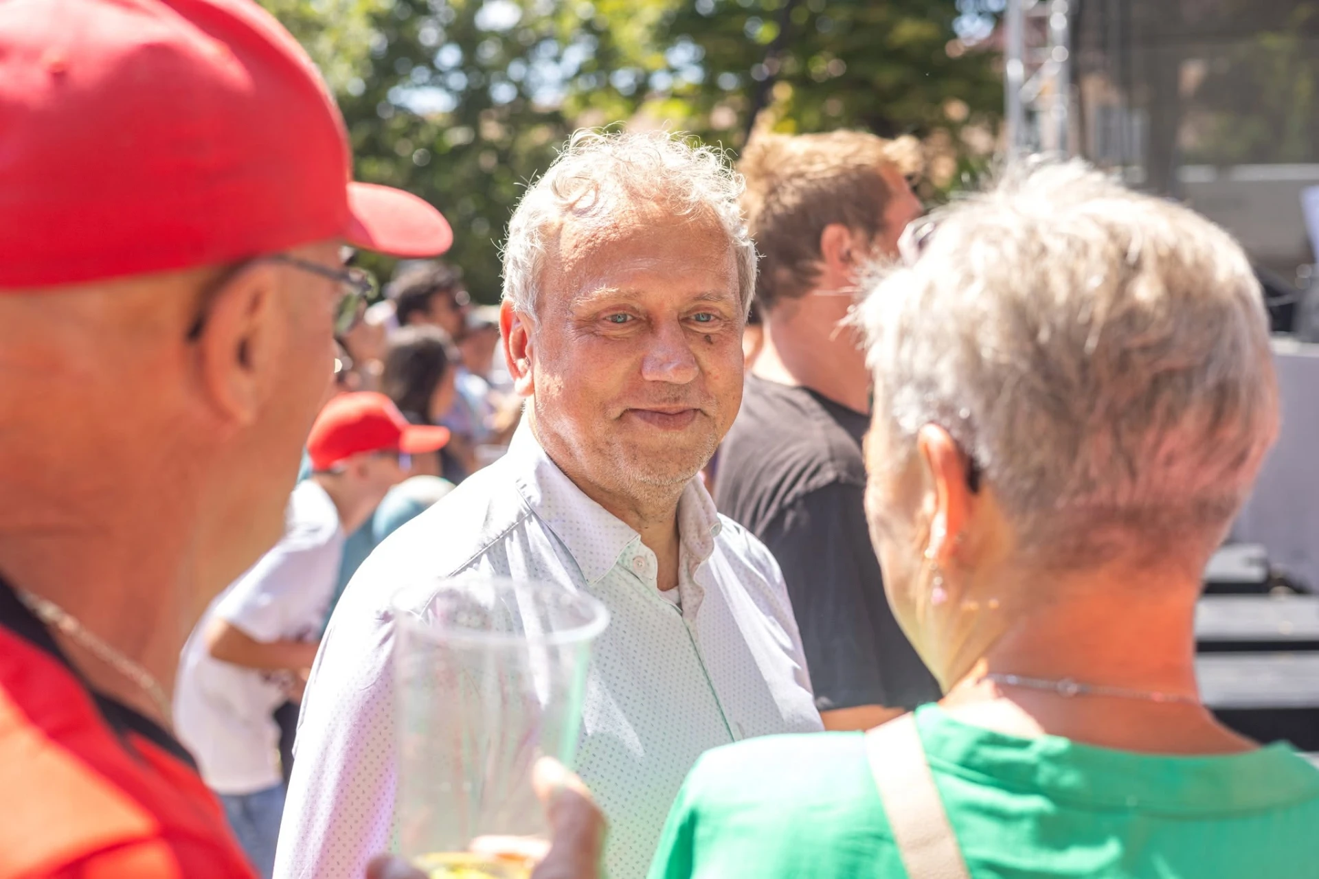 Stanislav Palša v rozhovoru s lidmi na akci