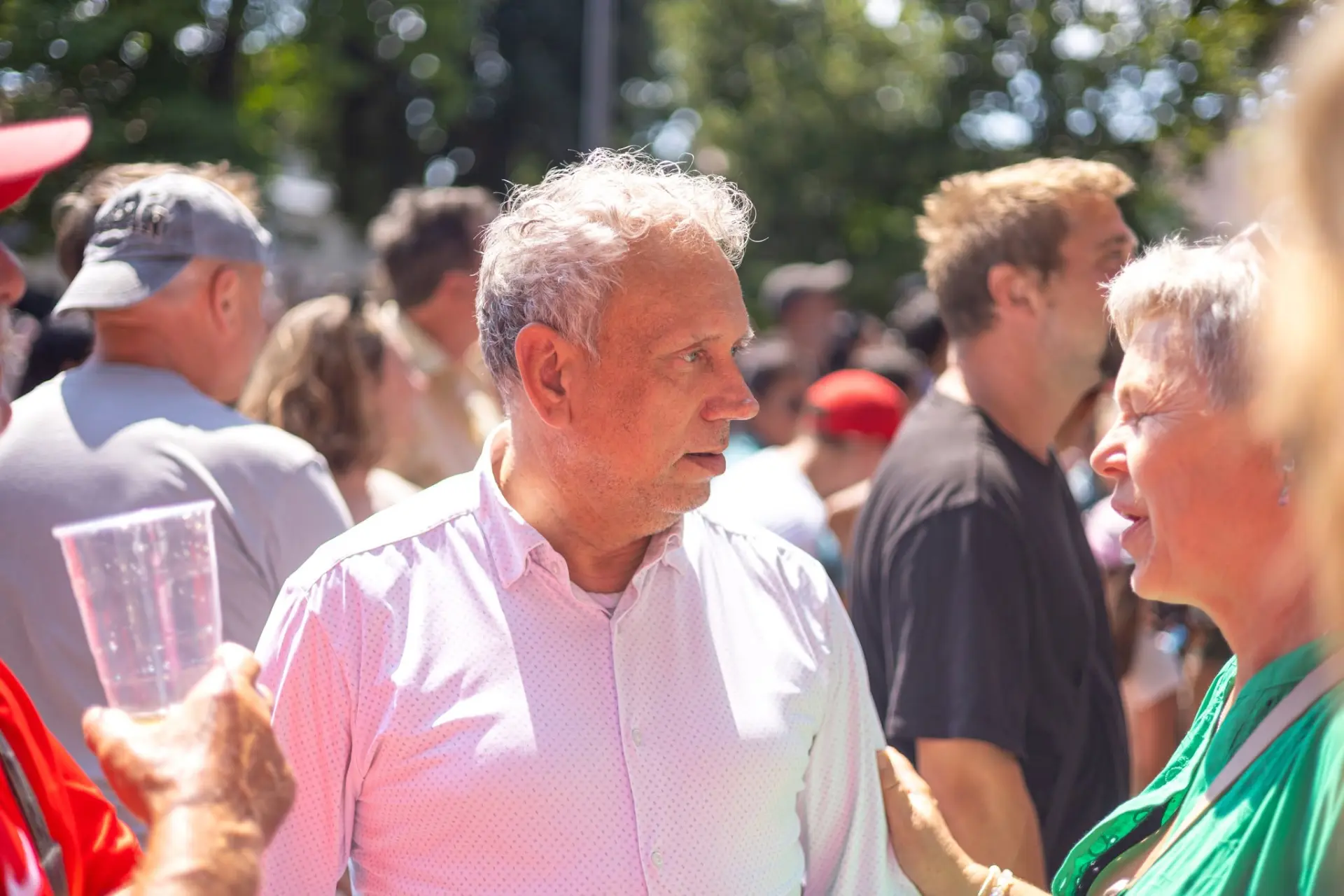 Stanislav Palša v rozhovoru s občankou na letní akci